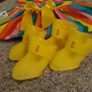 Ellen DeGeneres brand pet shoes.